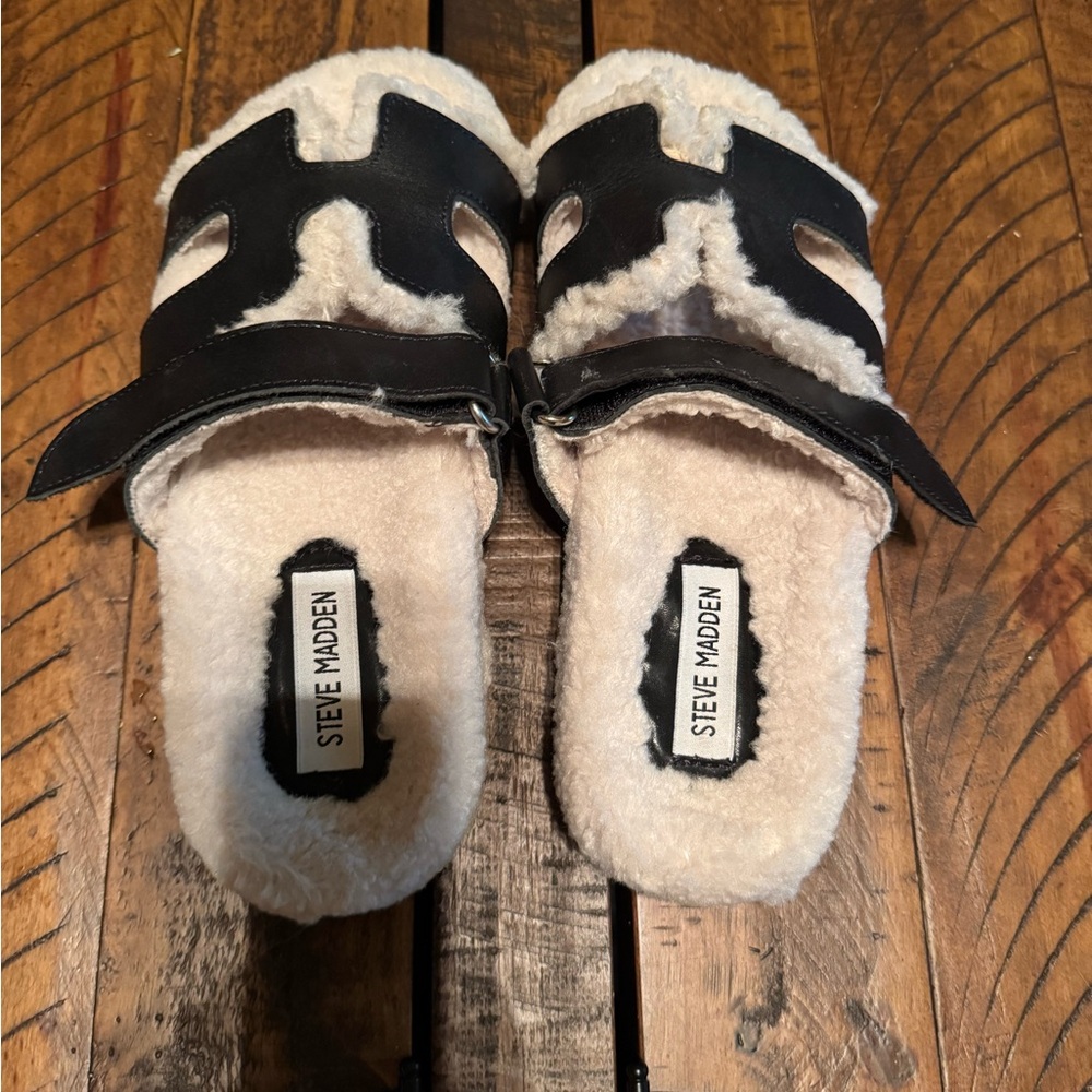 Steve Madden Black and Cream Fuzzy Sandals